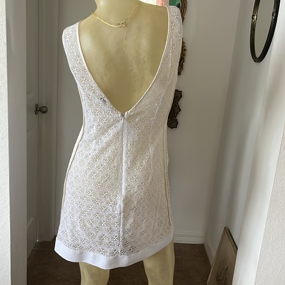 Stunning Dolce & Gabanna Sheer Lace Dress - Picture 6 of 10